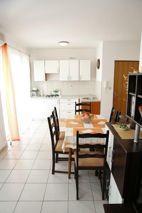 Apartman Alica Srima ヴォディツェ エクステリア 写真