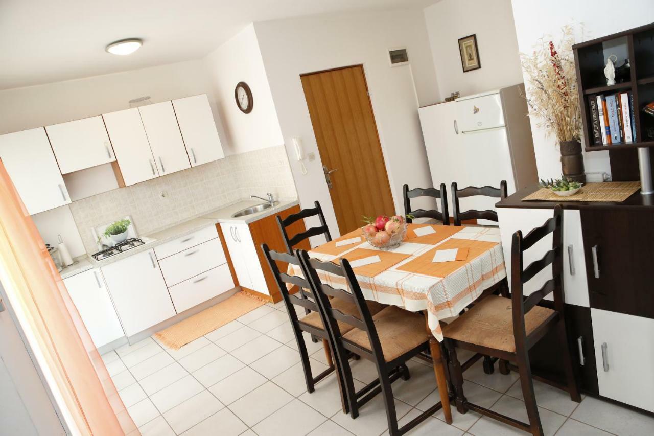 Apartman Alica Srima ヴォディツェ エクステリア 写真