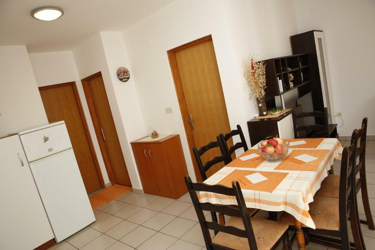 Apartman Alica Srima ヴォディツェ エクステリア 写真